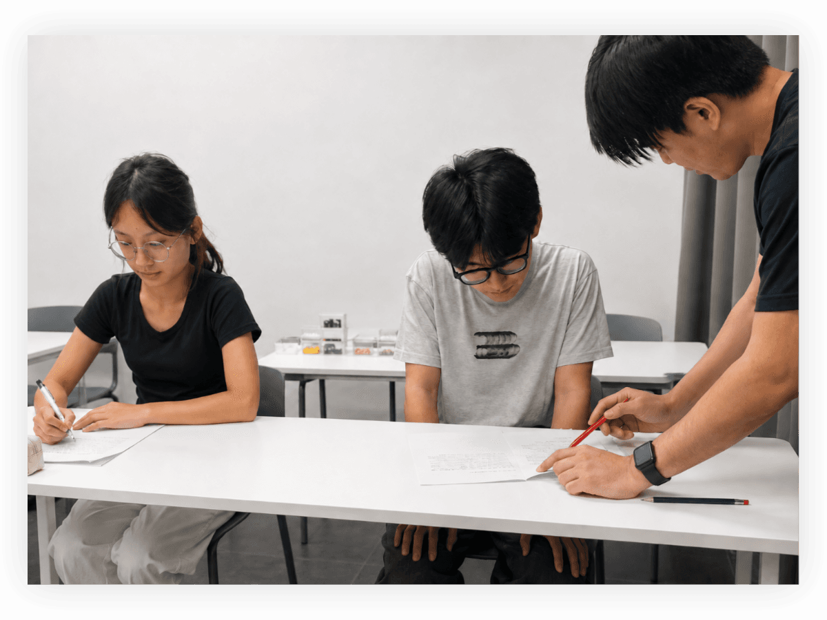 Students learning together in a small-group class at Zespa Learning